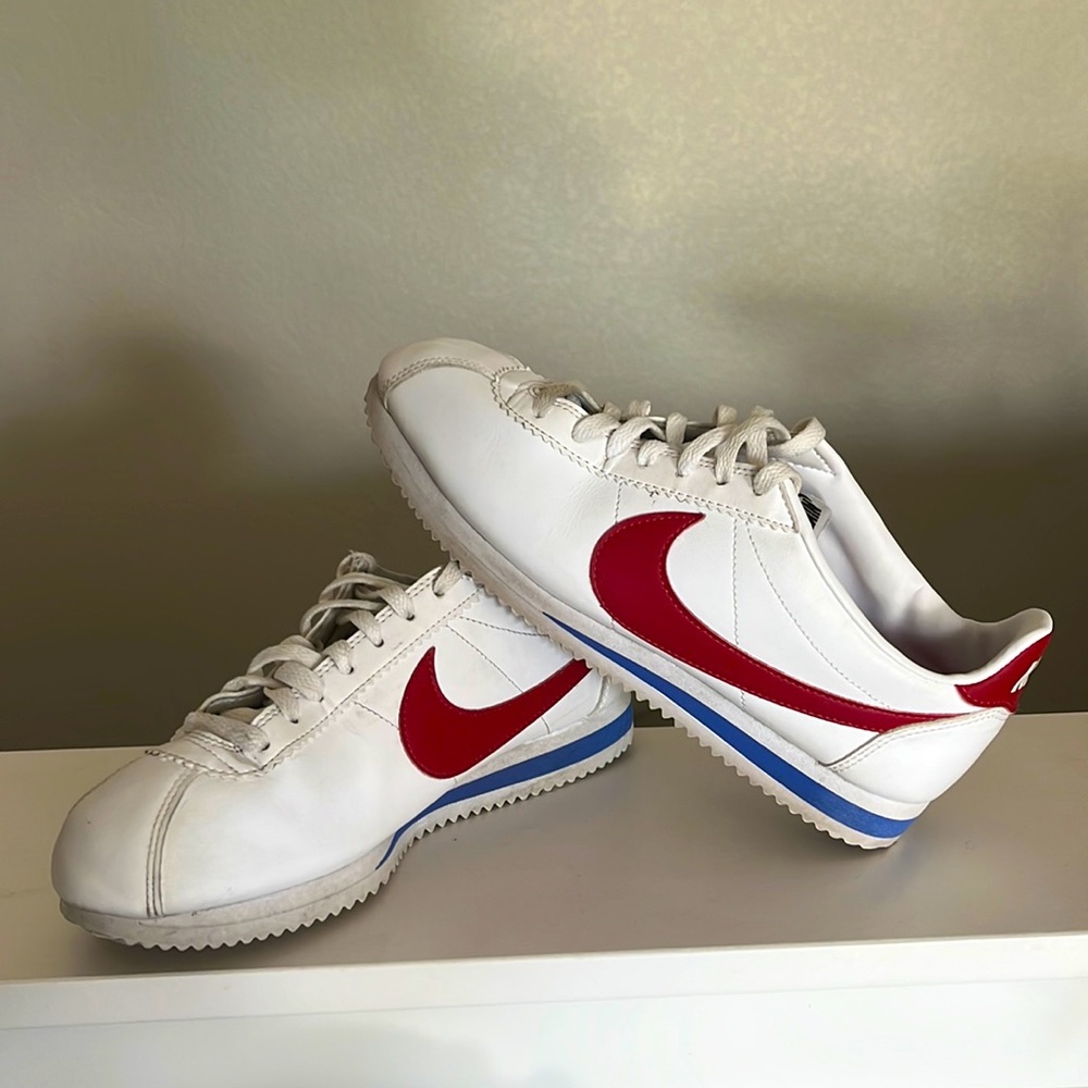 Women's Like New Nike Classic Cortez Leather Sneakers Tennis Shoes WM 9